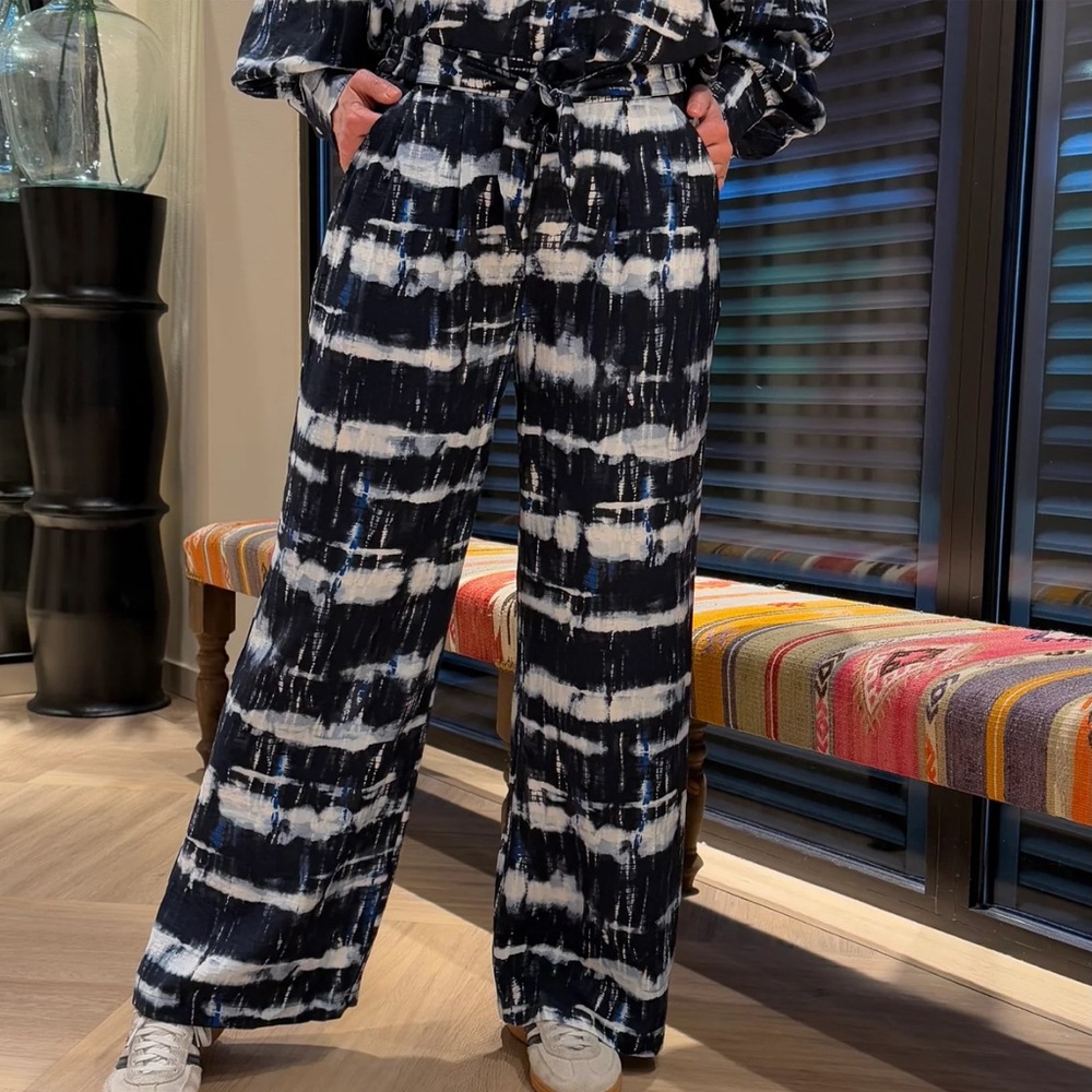 11. ICHI “Kate” Linen blend Stylish Navy and White Tie-Dye Women's Pants NWT - Picture 2 of 10